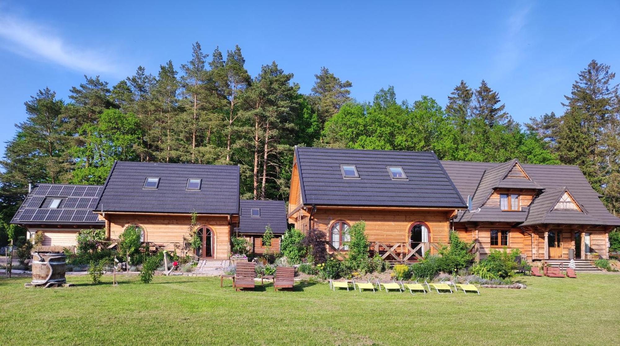 Woodorf-Drewnem: Riverside Log Cabins with Outdoor Activities Ustka Exterior photo