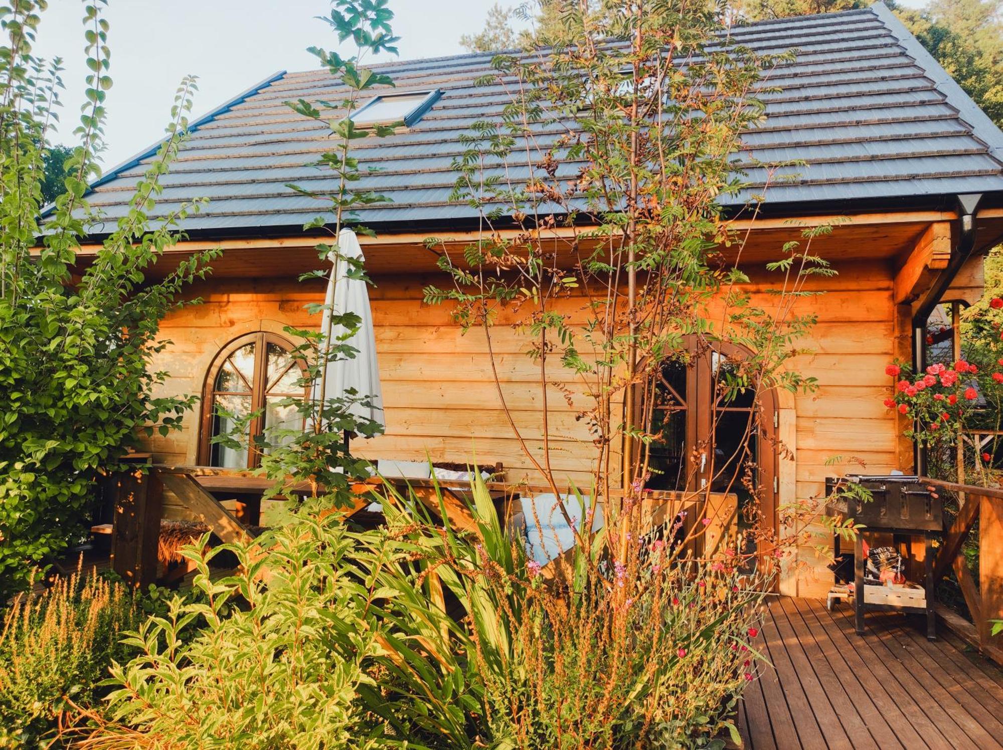 Woodorf-Drewnem: Riverside Log Cabins with Outdoor Activities Ustka Exterior photo