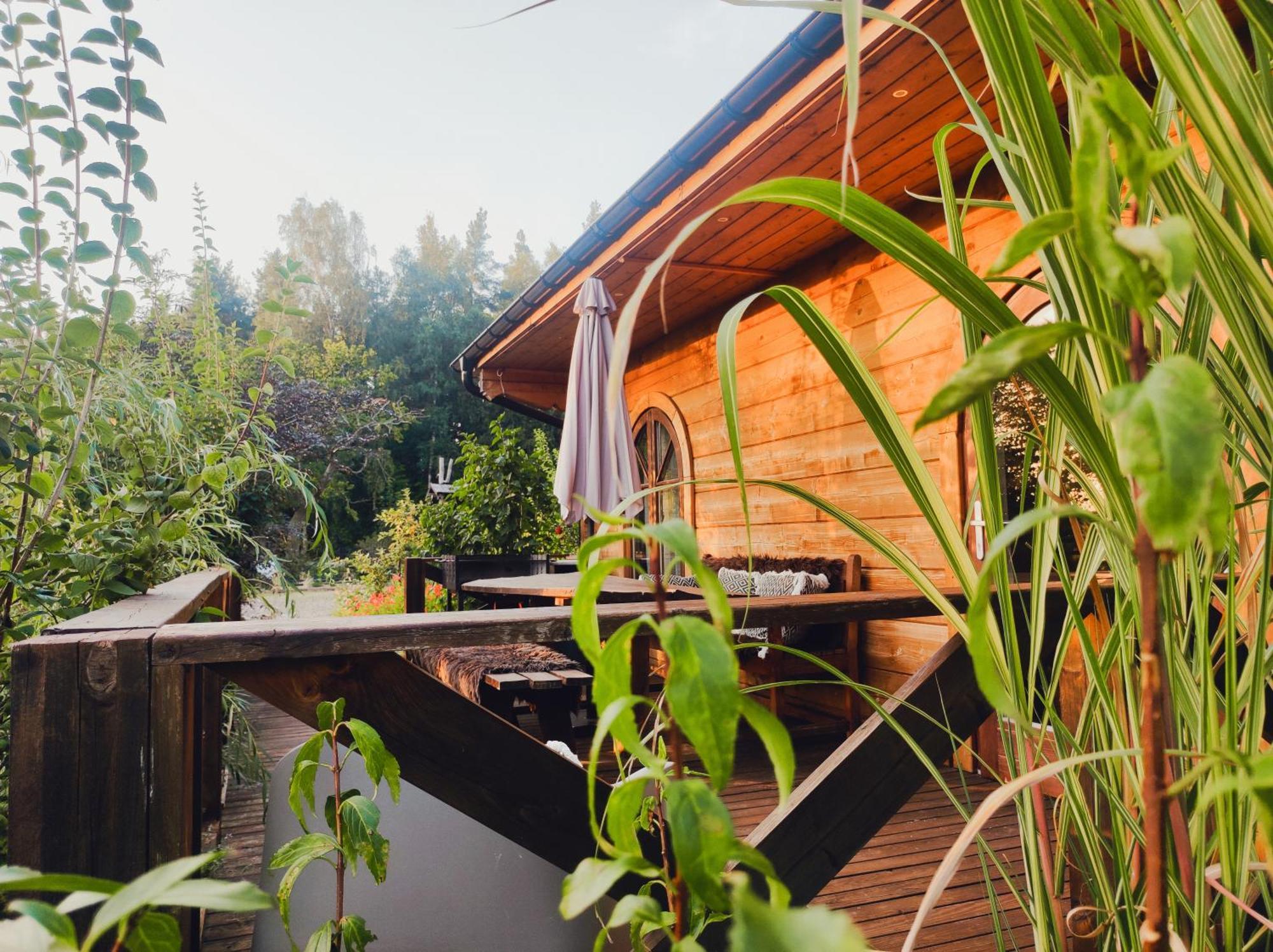 Woodorf-Drewnem: Riverside Log Cabins with Outdoor Activities Ustka Exterior photo