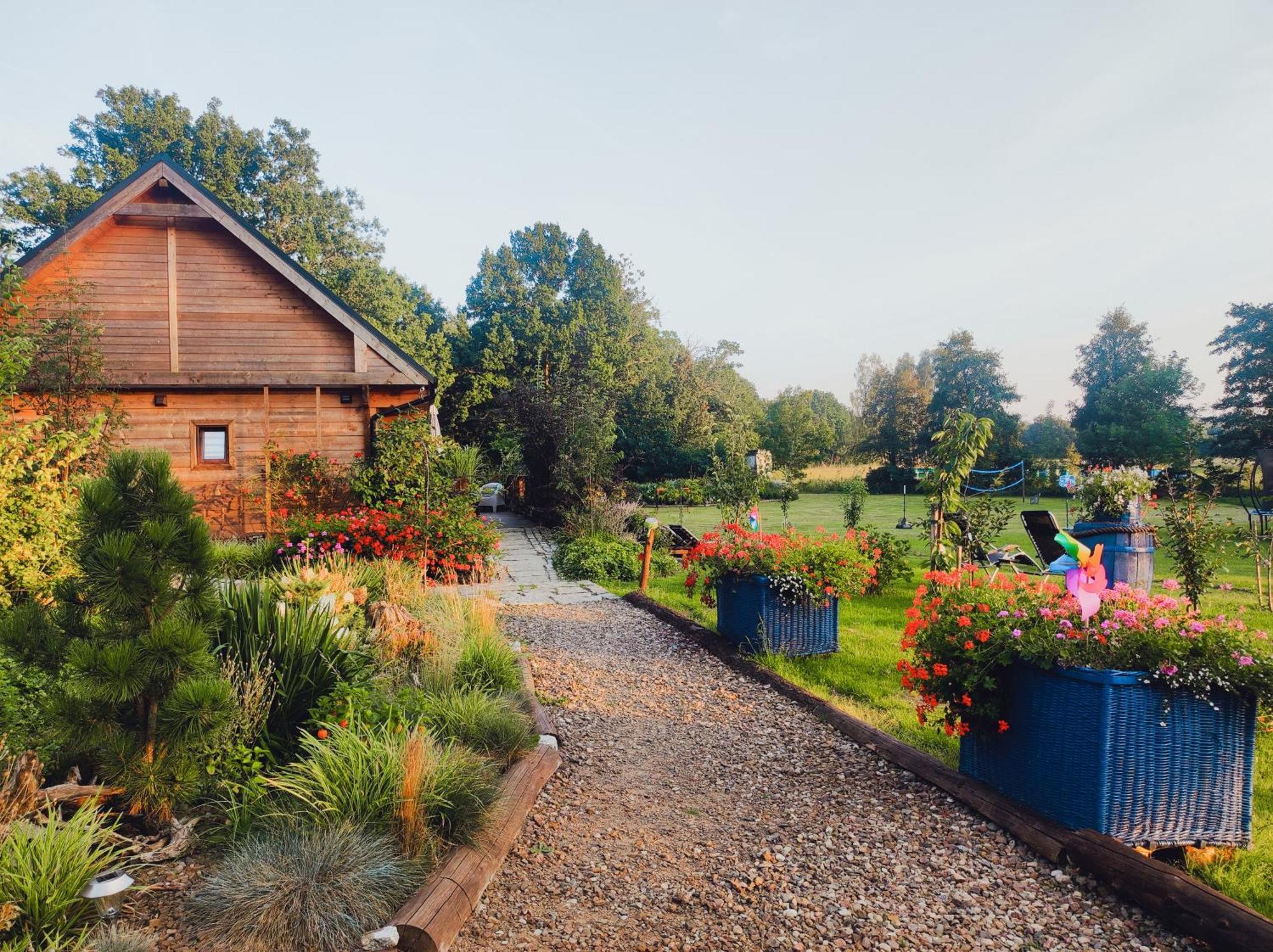 Woodorf-Drewnem: Riverside Log Cabins with Outdoor Activities Ustka Exterior photo