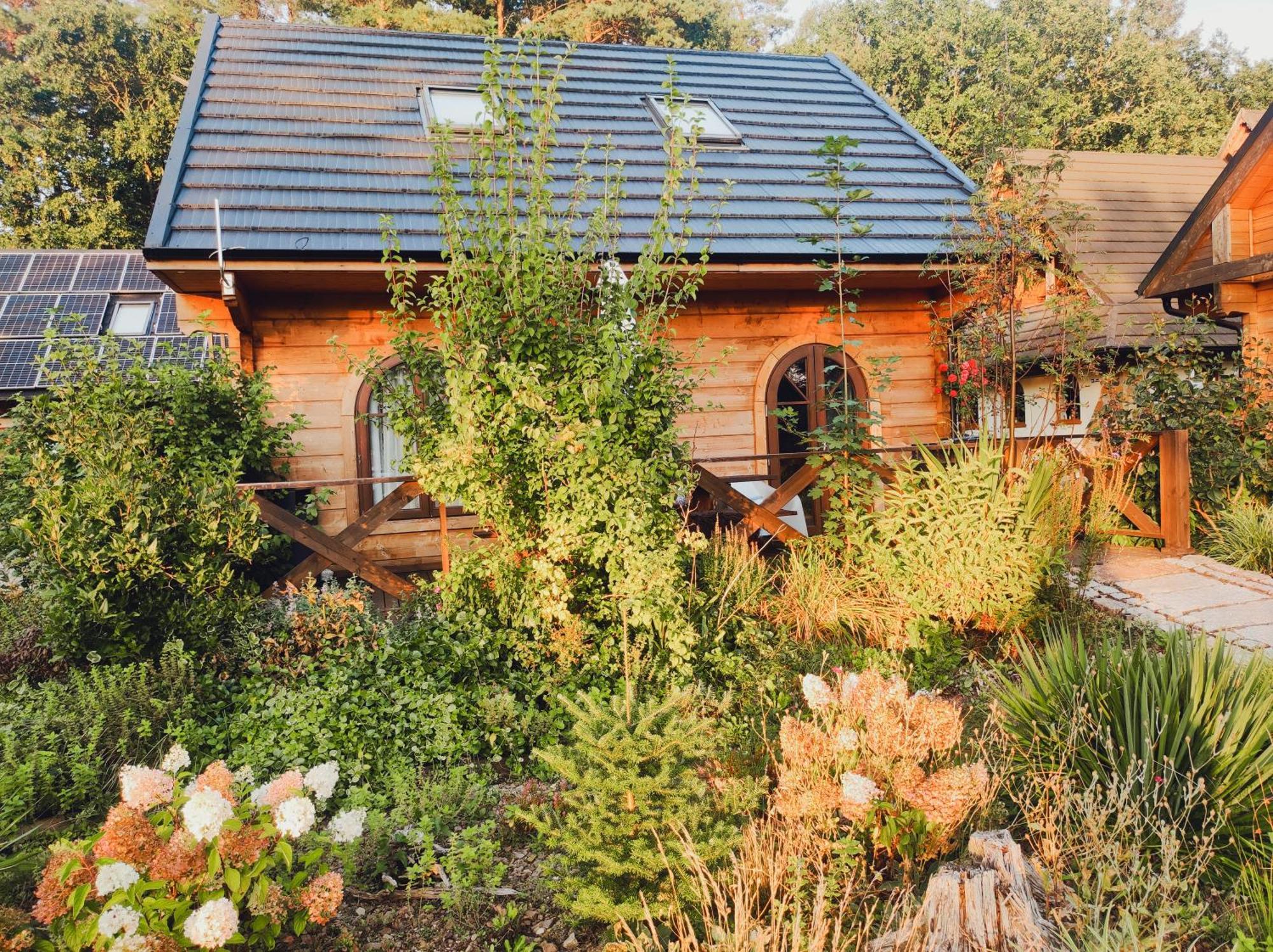 Woodorf-Drewnem: Riverside Log Cabins with Outdoor Activities Ustka Exterior photo
